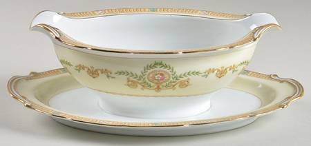 Rigaud Gravy Boat with Attached Underplate