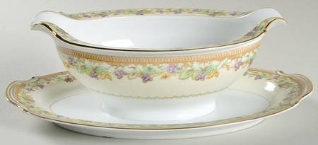 Riviera Gravy Boat with Attached Underplate