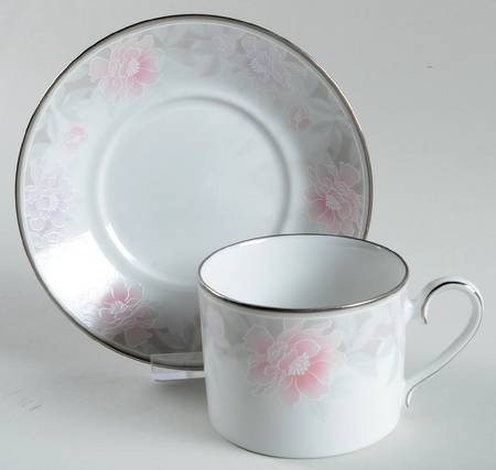 River Place Flat Cup & Saucer Set