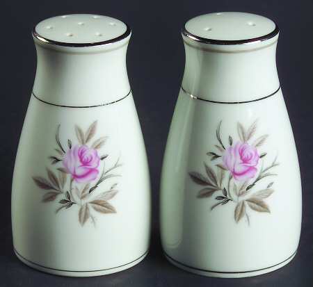 Roanne Salt & Pepper Set