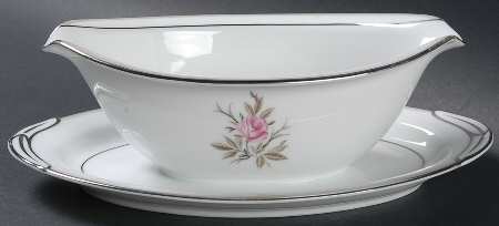 Roanne Gravy Boat with Attached Underplate
