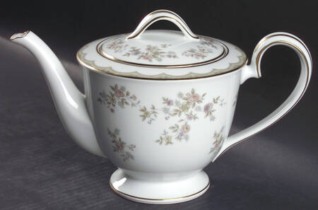 Roberta Teapot & Lid