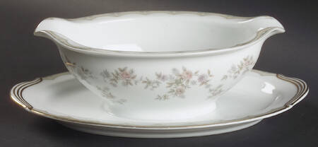 Roberta Gravy Boat with Attached Underplate