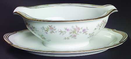 Roberta Gravy Boat with Attached Underplate