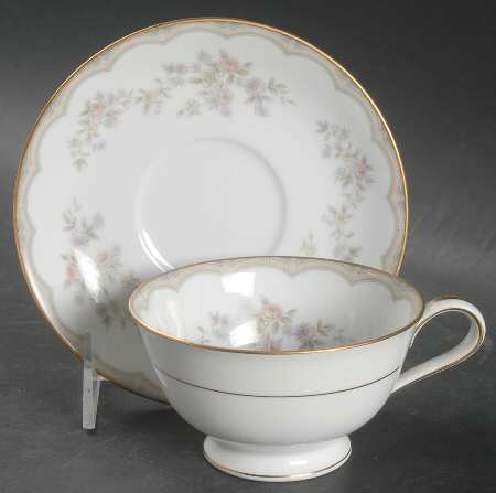 Roberta Footed Cup & Saucer Set