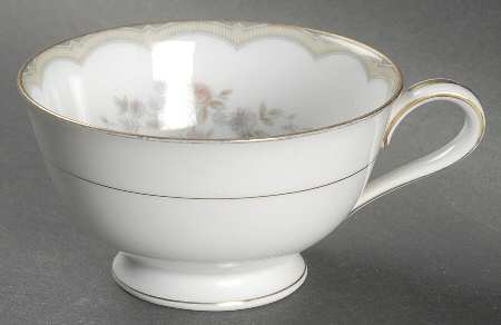 Roberta Footed Cup