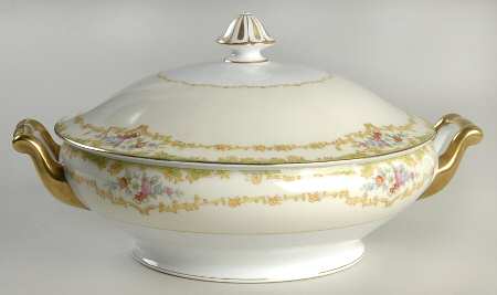 Roberta Round Covered Vegetable