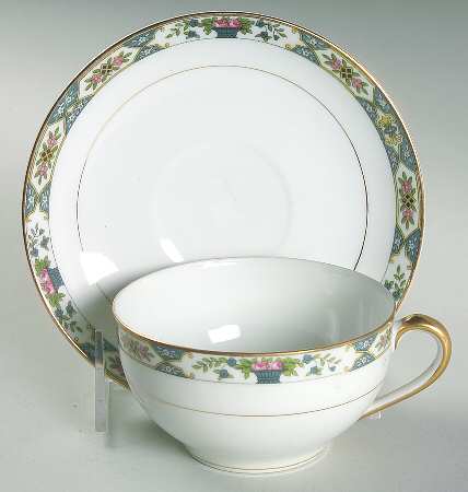 Rochambeau Flat Cup & Saucer Set