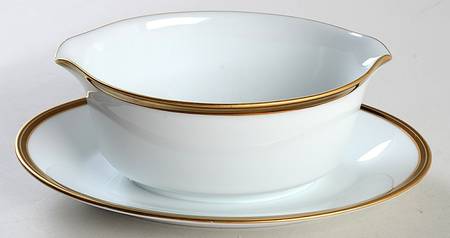 Royale Cafe Gravy Boat with Attached Underplate