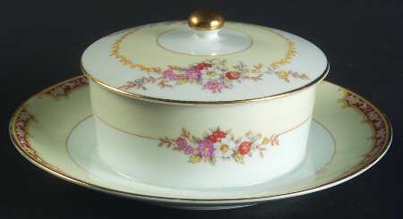 Rochelle Round Covered Butter with Attached Underplate
