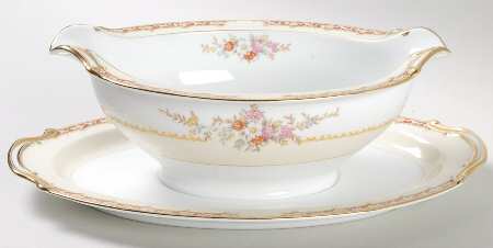 Rochelle Gravy Boat with Attached Underplate