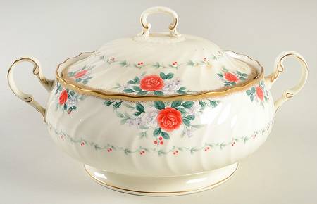 Rose Legend Round Covered Vegetable
