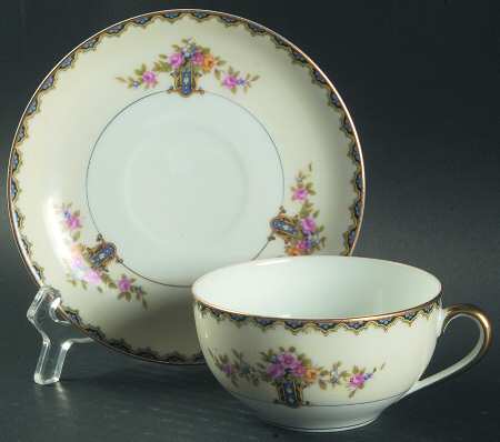 Romeo Flat Cup & Saucer Set