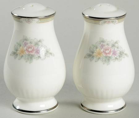 Rose Memento Salt & Pepper Set