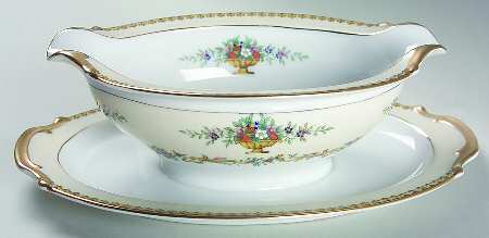 Romola Gravy Boat with Attached Underplate