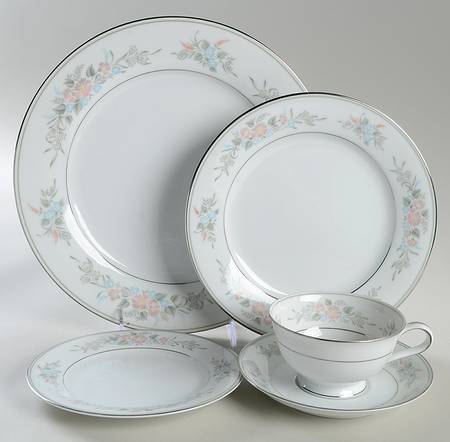 Romance 40 Piece Estate Set