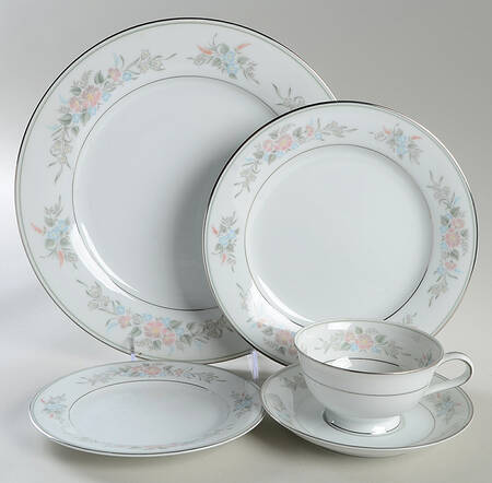Romance 40 Piece Estate Set