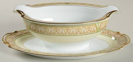 Ronald Gravy Boat with Attached Underplate