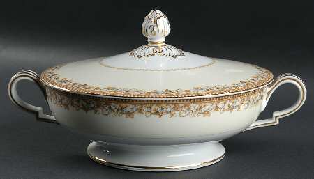 Rondine Round Covered Vegetable
