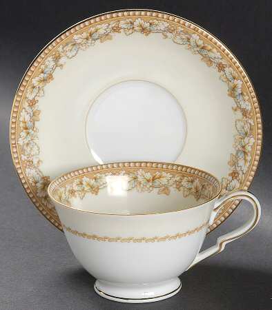 Rondine Footed Cup & Saucer Set