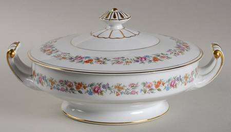 Roselie Round Covered Vegetable