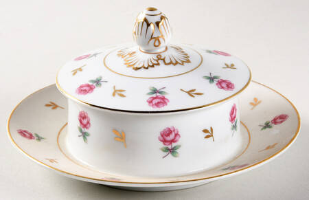 Rosalie Round Covered Butter with Attached Underplate