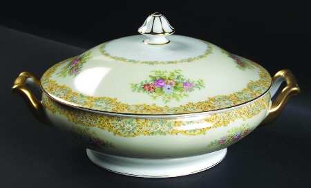 Rosanne Round Covered Vegetable