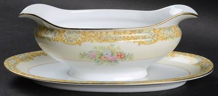 Rosanne Gravy Boat with Attached Underplate