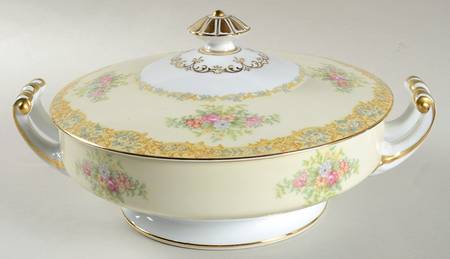 Rosanne Round Covered Vegetable