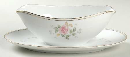 Rosebud Gravy Boat with Attached Underplate