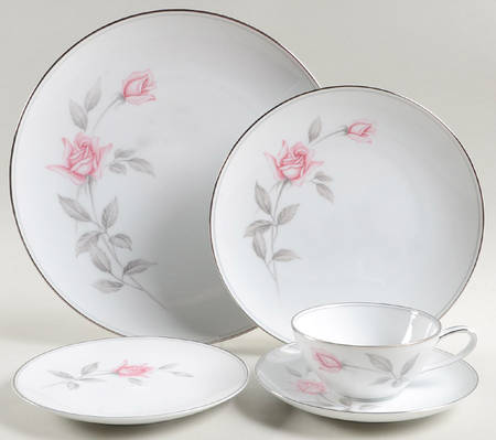 Rosemarie 40 Piece Estate Set