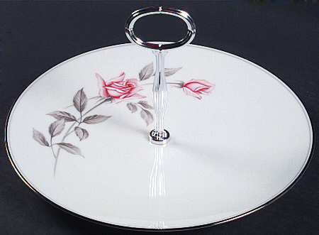Rosemarie Round Serving Plate with Center Handle (Dp) Hc