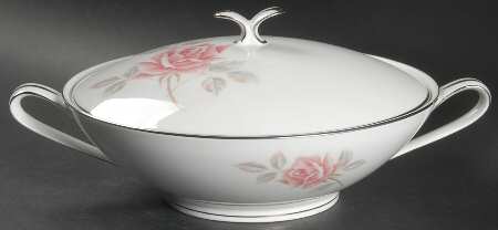Rosemist Round Covered Vegetable