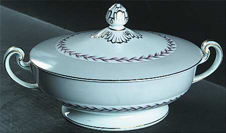 Rosemont Round Covered Vegetable