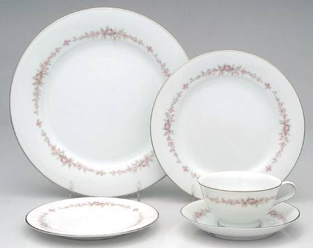 Rosepoint 5 Piece Place Setting by Noritake