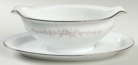 Gravy Boat with Attached Underplate