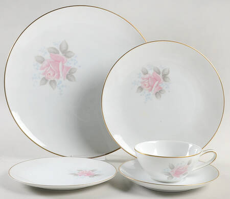 Roseville 40 Piece Estate Set