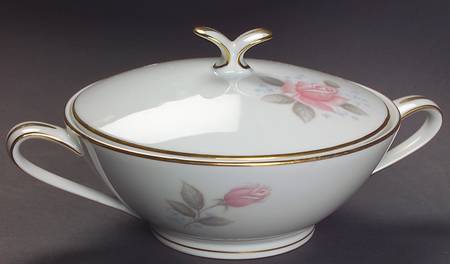 Roseville Sugar Bowl & Lid
