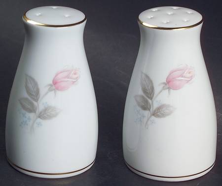 Roseville Salt & Pepper Set