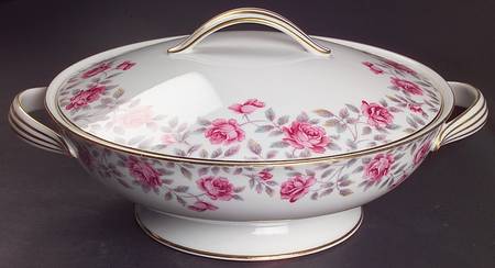 Rosewood Round Covered Vegetable