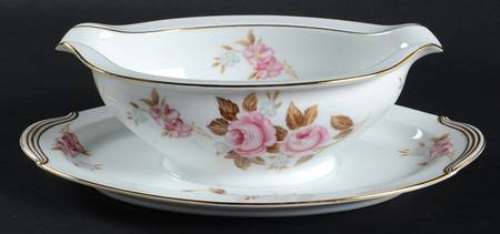 Rosilla Gravy Boat with Attached Underplate