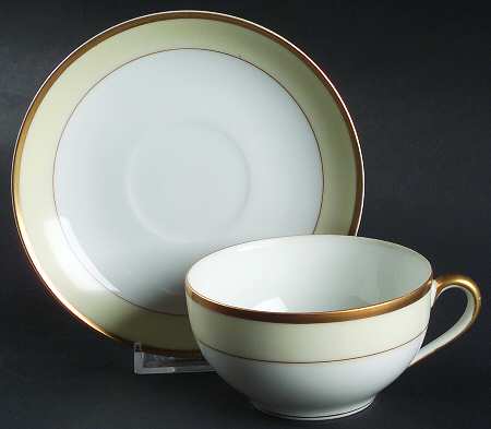 Roslyn Flat Cup & Saucer Set