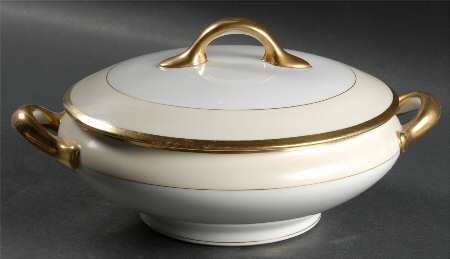 Roslyn Round Covered Vegetable