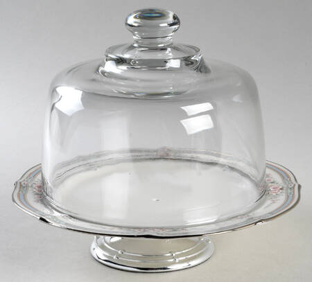 Rothschild 6 1/2"-7 1/2" Footed Cheese Plate w/ Glass Dome HC