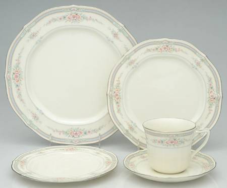 Rothschild 40 Piece Estate Set