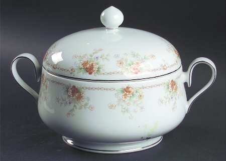 Roundelay Round Covered Vegetable