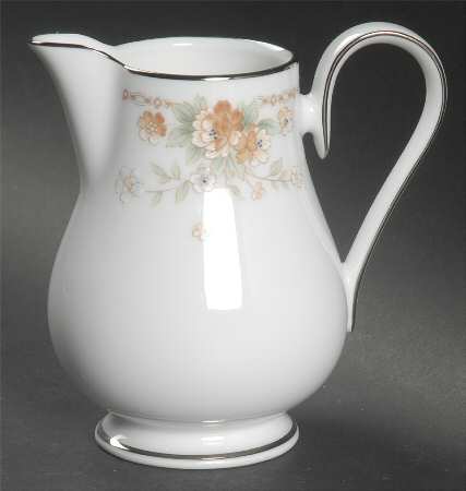 Roundelay Creamer