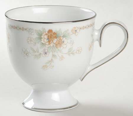 Roundelay Footed Cup