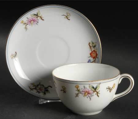Rouen Oversized Cup & Saucer Set