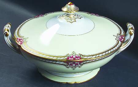 Rubigold Round Covered Vegetable